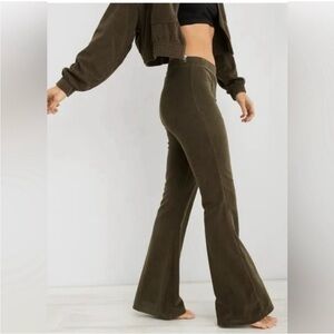 Aerie Groove On Velour Soft Ribbed Flare Olive Green Pants Medium Regular